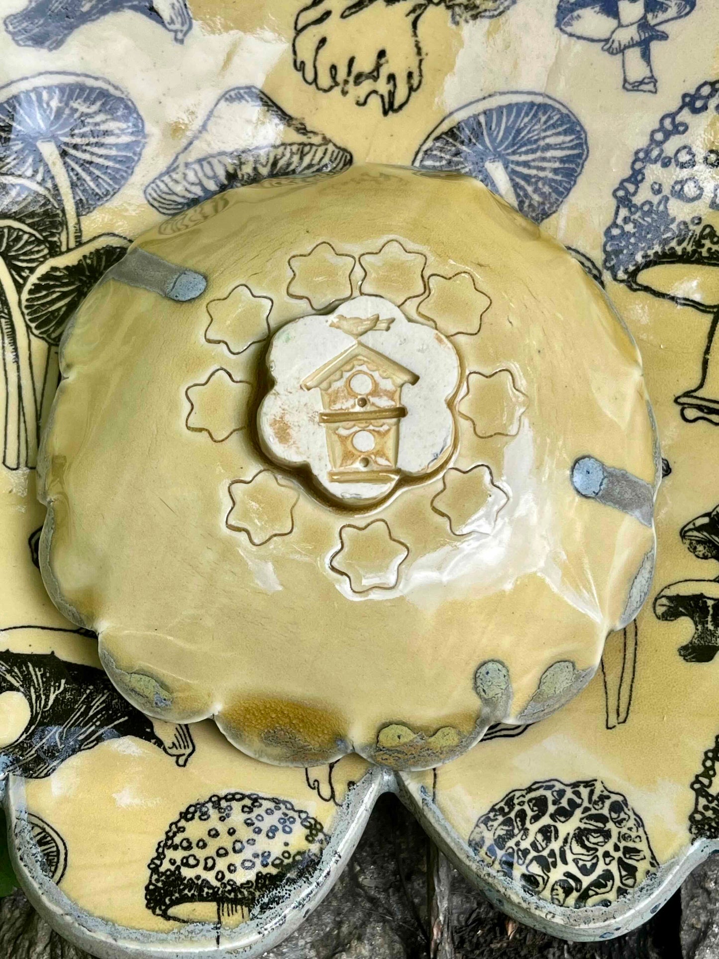 Set of Petal Dishes: Mushroom Pattern